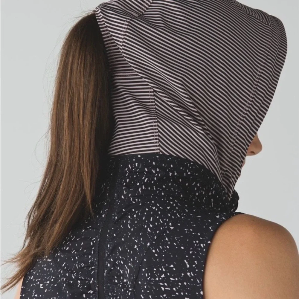 lululemon athletica chic black